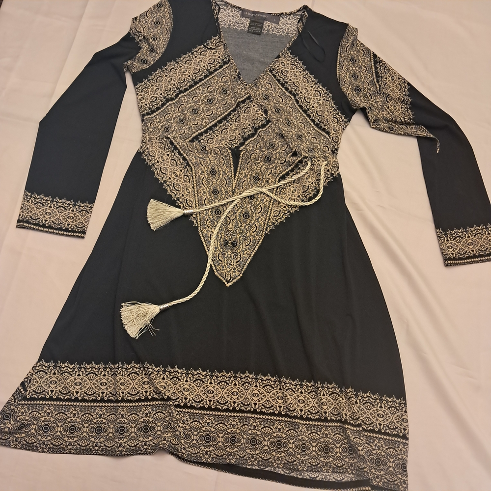 Urban Mango Black and White Patterned Top